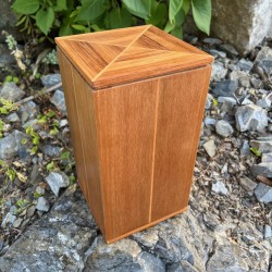 Rimu Urn - Large